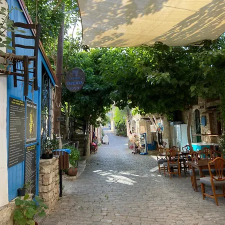 Lofitiko Nyaraló Lófu