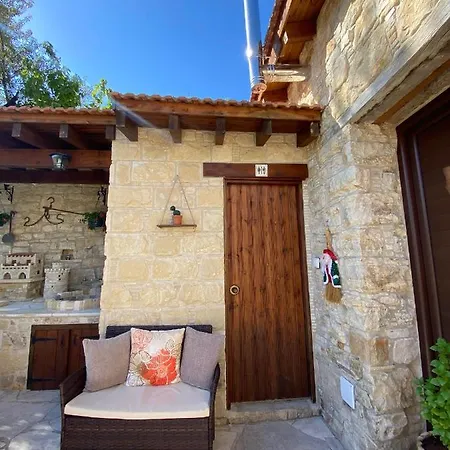 Holiday home Lofitiko Lofou