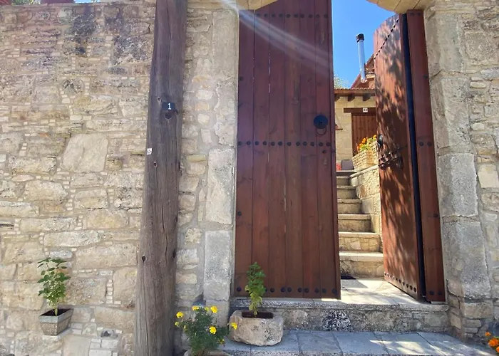 Lofitiko Semesterbostad *